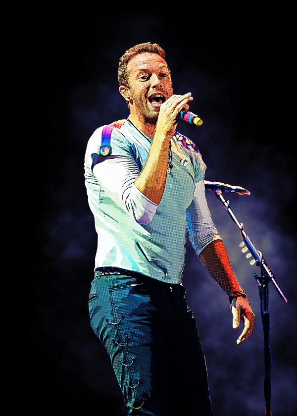Chris Martin in Live Concert  by Gunawan Rb